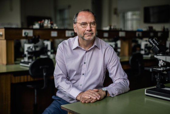 Dr. Peter Piot